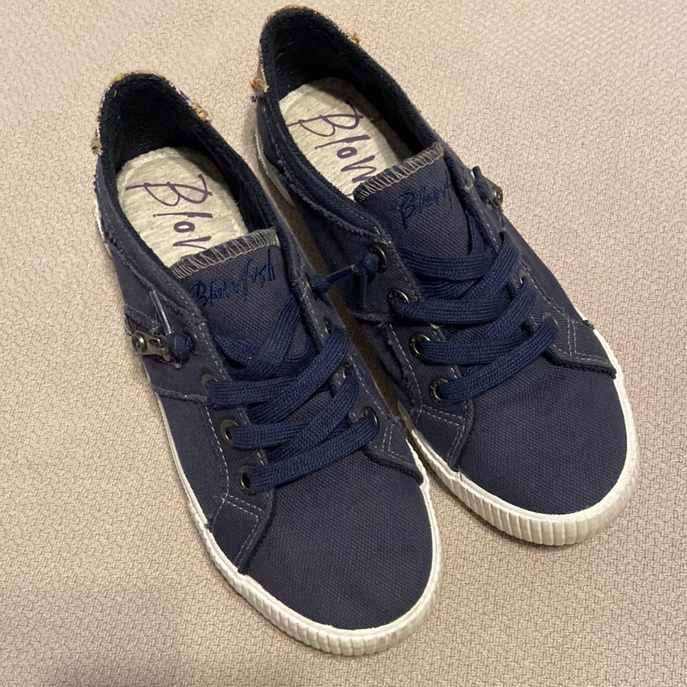 Blowfish slide on sneakers size 8